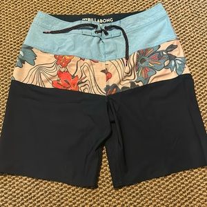 Billabong unlined board shorts size 30